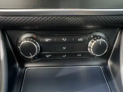 Mercedes-Benz A 180 2017 - 15990 EUR, 155000 km - AUTO.MOTO.pt - 155000km - foto 23 de 34