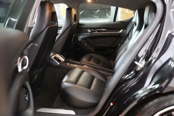 Porsche Panamera 2016 - 53900 EUR, 92706 km - AUTO.MOTO.pt - 92706km - foto 15 de 41