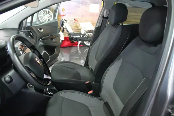 Renault Captur 2014 - 11990 EUR, 183000 km - AUTO.MOTO.pt - 183000km - foto 7 de 12