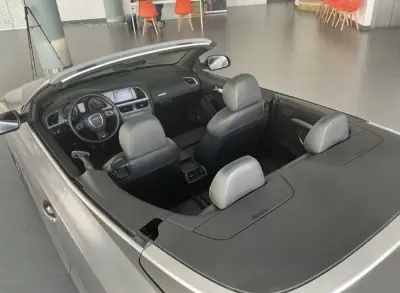 Audi A5 Cabrio 2009 - 15900 EUR, 171000 km - AUTO.MOTO.pt - 171000km - foto 3 de 6