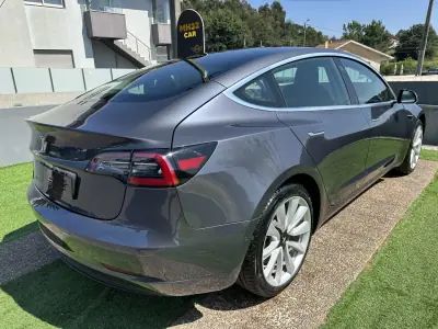 Tesla Model 3 2019 - 21900 EUR, 86000 km - AUTO.MOTO.pt - 86000km - foto 10 de 64