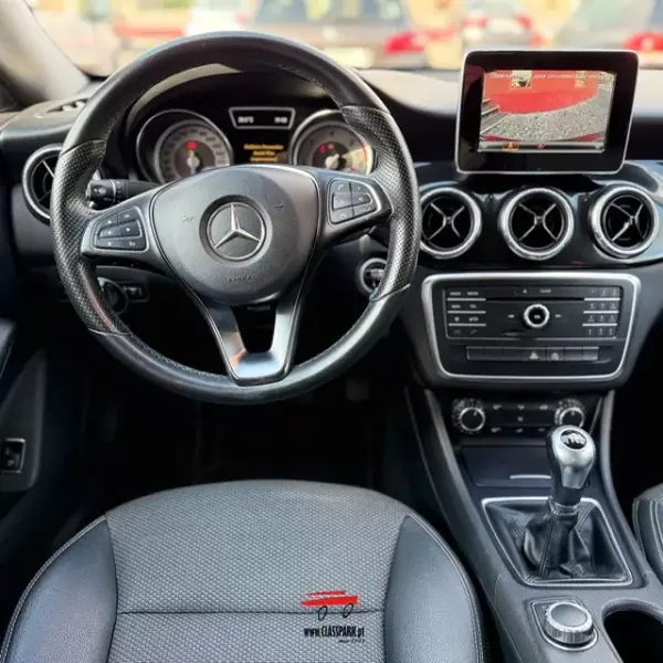 Mercedes-Benz CLA 180 2015 - 16500 EUR, 184000 km - AUTO.MOTO.pt - 184000km - foto 21 de 22