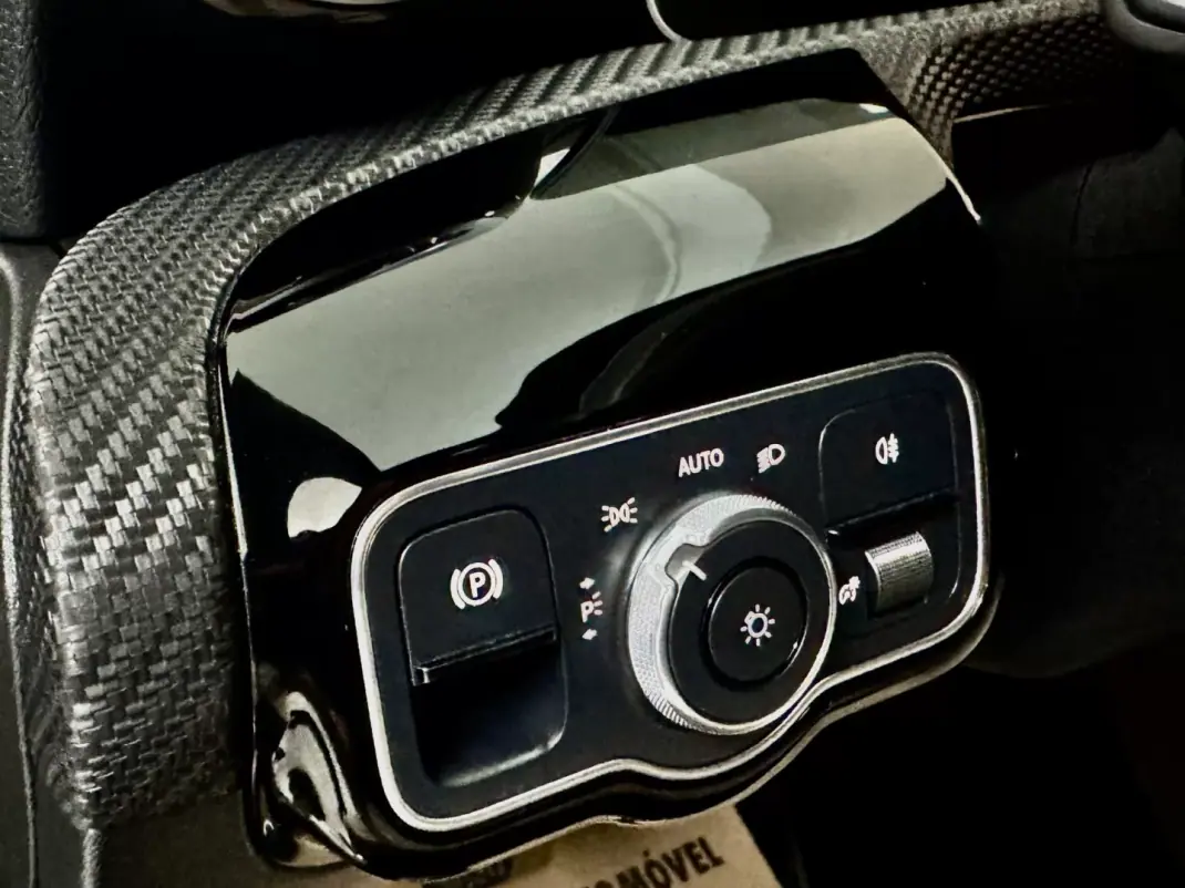 Mercedes-Benz CLA 180 2020 - 19950 EUR, 124000 km - AUTO.MOTO.pt - 124000km - foto 39 de 54