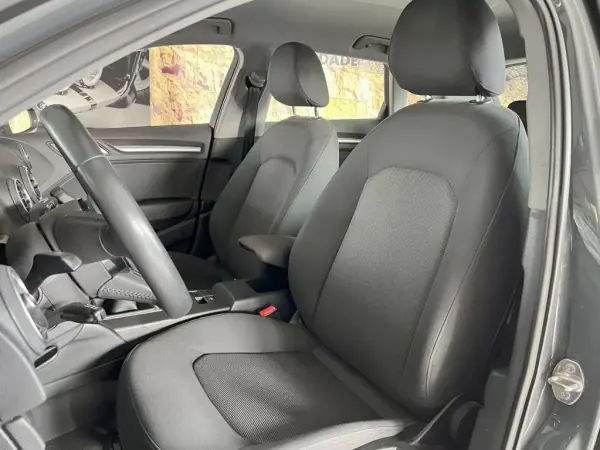 Audi A3 Sportback 2019 - 17900 EUR, 104914 km - AUTO.MOTO.pt - 104914km - foto 7 de 21