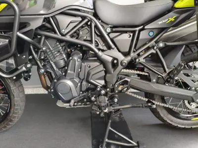 Benelli TRK 702 2026 - 7750 EUR, 170 km - AUTO.MOTO.pt - 170km - foto 23 de 26