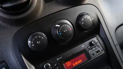 Mercedes-Benz Benz Citan Furgão 110 CDI/27 2019 - 16500 EUR, 160000 km - AUTO.MOTO.pt - 160000km - foto 9 de 28