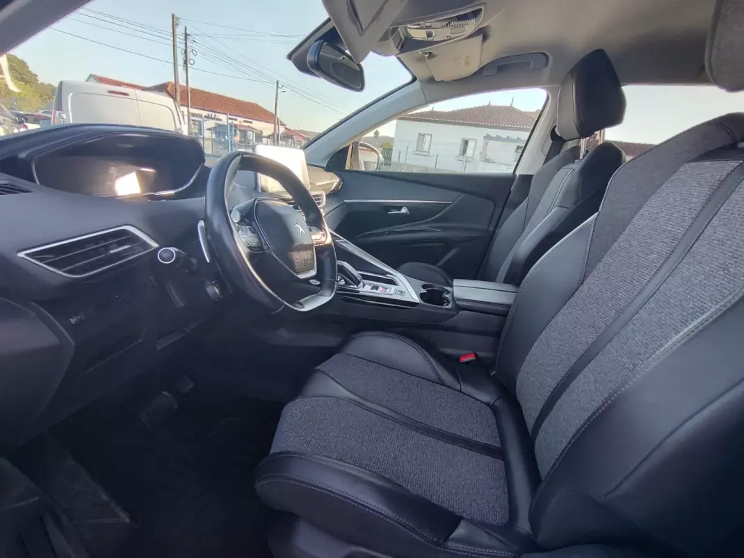 Peugeot 3008 2017 - 16900 EUR, 96000 km - 96000km - foto 13 de 23