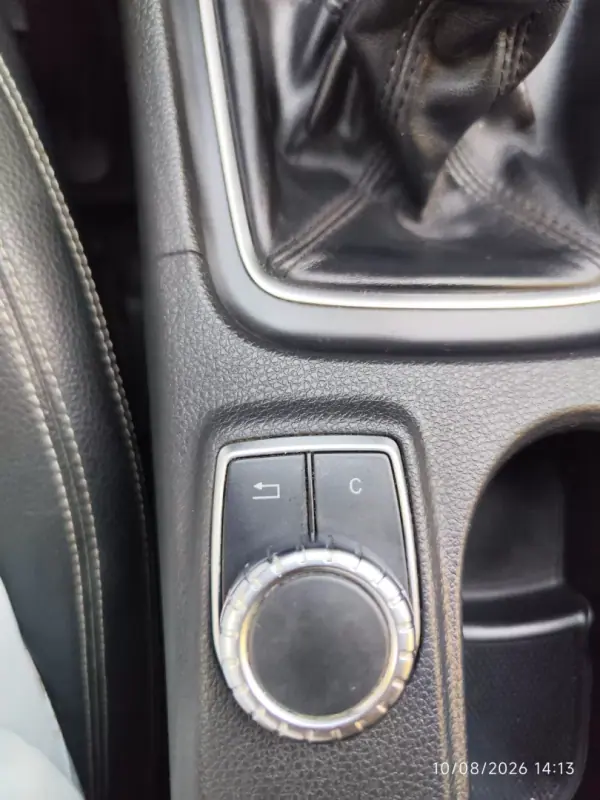 Mercedes-Benz A 180 2013 - 11780 EUR, 215000 km - AUTO.MOTO.pt - 215000km - foto 35 de 39