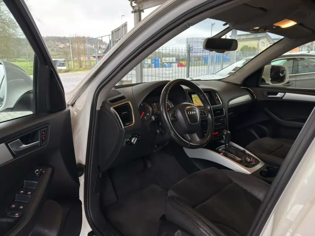 Audi Q5 2009 - 13950 EUR, 326842 km - AUTO.MOTO.pt - 326842km - foto 19 de 33