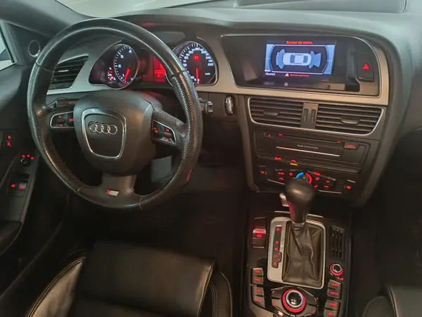 Audi A5 2010 - 15750 EUR, 276000 km - AUTO.MOTO.pt - 276000km - foto 18 de 19