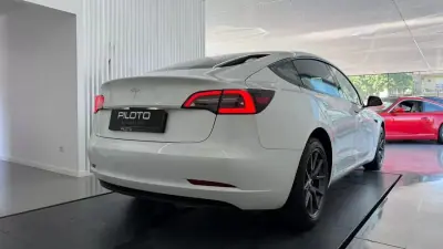 Tesla Model 3 2022 - 29990 EUR, 84000 km - AUTO.MOTO.pt - 84000km - foto 8 de 21