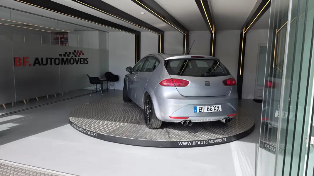 SEAT Leon 2011 - 8900 EUR, 188295 km - AUTO.MOTO.pt - 188295km - foto 17 de 52