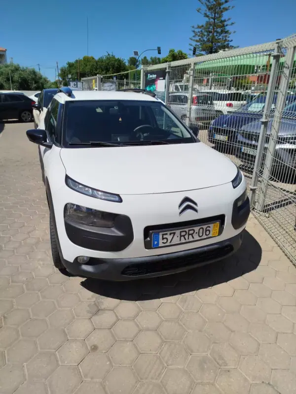 Citroën C4 Cactus 2016 - 8900 EUR, 130800 km - AUTO.MOTO.pt - 130800km - foto 4 de 17