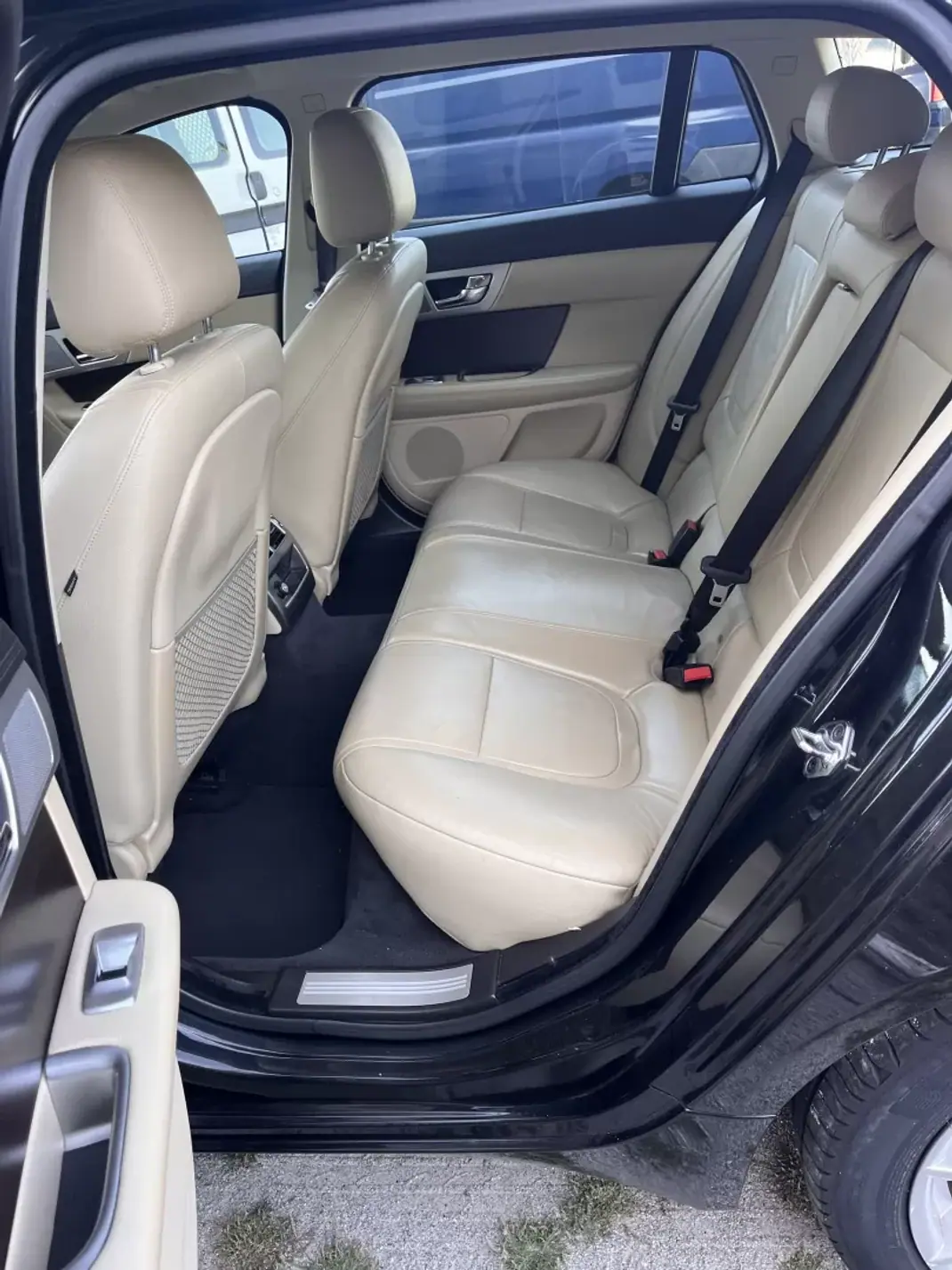 Jaguar XF Sportbrake 2013 - 15999 EUR, 245000 km - 245000km - foto 12 de 32