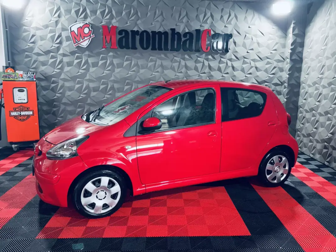 Toyota Aygo 2009 - 5250 EUR, 123137 km - AUTO.MOTO.pt - 123137km - foto 11 de 27