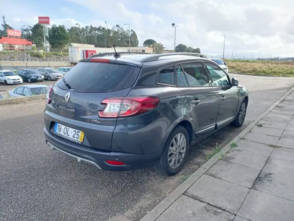 Renault Mégane Sport Tourer 2014 - 8500 EUR, 211200 km - AUTO.MOTO.pt - 211200km - foto 5 de 23