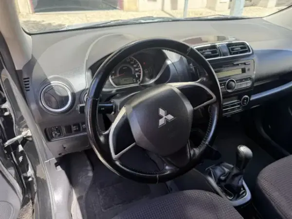 Mitsubishi Space Star 2014 - 6750 EUR, 107000 km - AUTO.MOTO.pt - 107000km - foto 19 de 34