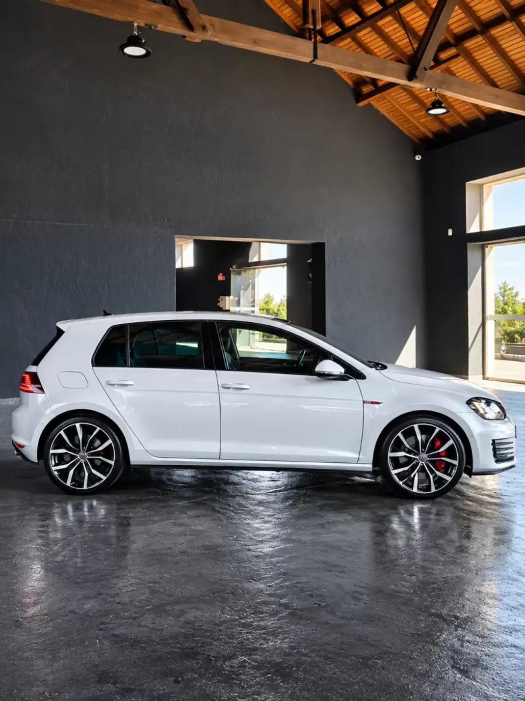Volkswagen Golf 2015 - 23490 EUR, 96049 km - 96049km - foto 10 de 35