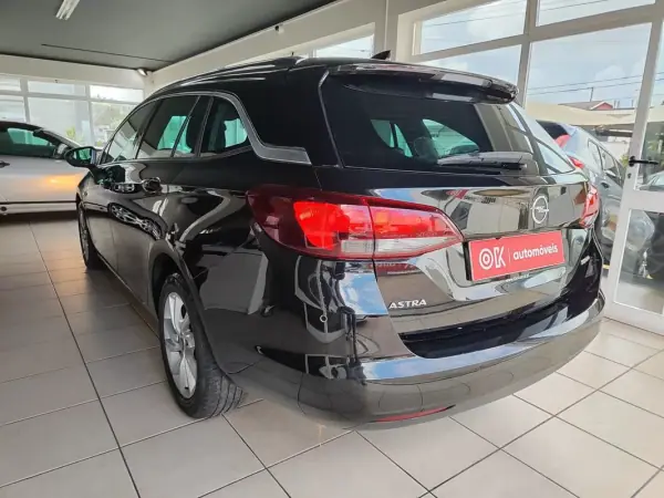 Opel Astra Sports Tourer 2016 - 8890 EUR, 174600 km - AUTO.MOTO.pt - 174600km - foto 6 de 33