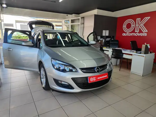 Opel Astra Sports Tourer 2015 - 8350 EUR, 208000 km - AUTO.MOTO.pt - 208000km - foto 19 de 33