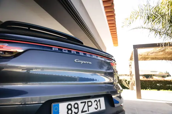 Porsche Cayenne Coupé 2019 - 62900 EUR, 253000 km - AUTO.MOTO.pt - 253000km - foto 7 de 40