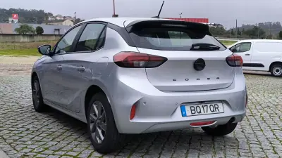 Opel Corsa 2025 - 16450 EUR, 22818 km - AUTO.MOTO.pt - 22818km - foto 7 de 8