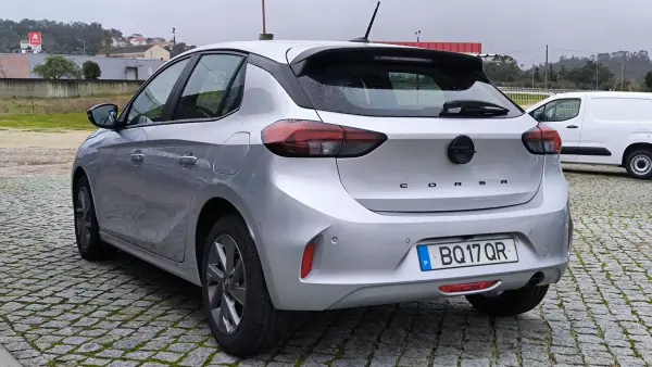 Opel Corsa 2025 - 16450 EUR, 22818 km - AUTO.MOTO.pt - 22818km - foto 7 de 8