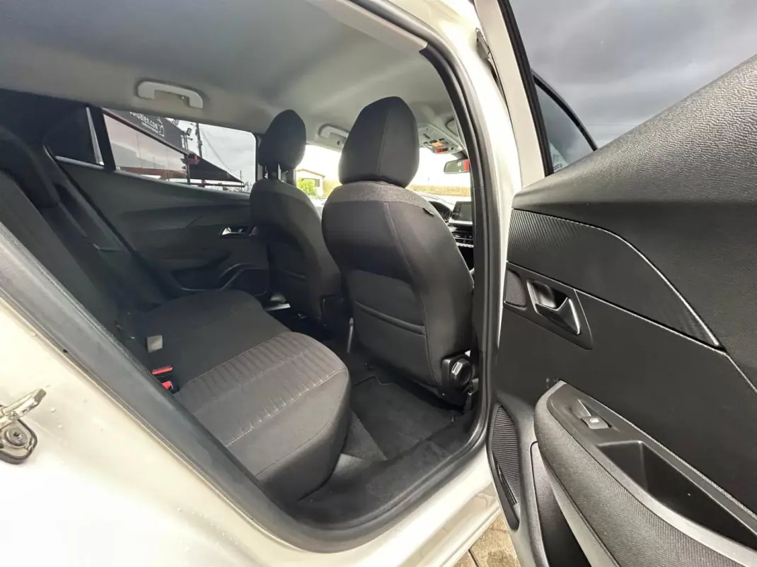 Peugeot 2008 2021 - 15750 EUR, 206114 km - AUTO.MOTO.pt - 206114km - foto 23 de 24