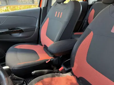 Renault Captur 2016 - 11900 EUR, 102000 km - AUTO.MOTO.pt - 102000km - foto 25 de 50
