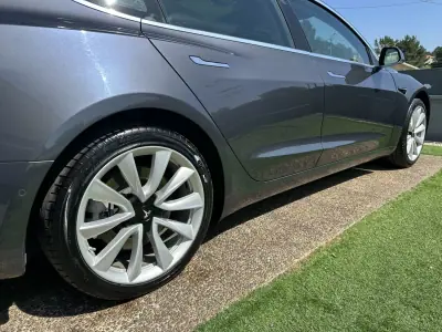Tesla Model 3 2019 - 21900 EUR, 86000 km - AUTO.MOTO.pt - 86000km - foto 24 de 64