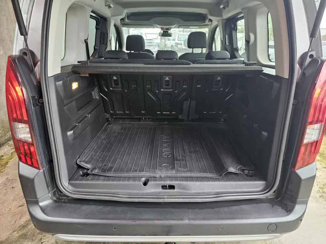 Peugeot Rifter 2021 - 17999 EUR, 83000 km - AUTO.MOTO.pt - 83000km - foto 17 de 21