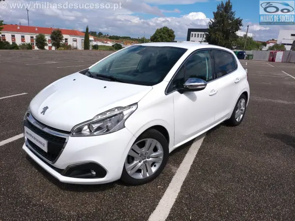 Peugeot 208 2019 - 12250 EUR, 136000 km - AUTO.MOTO.pt - 136000km - foto 21 de 23