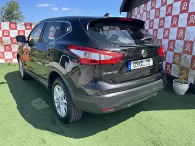 Nissan Qashqai 2015 - 13990 EUR, 144375 km - AUTO.MOTO.pt - 144375km - foto 4 de 18