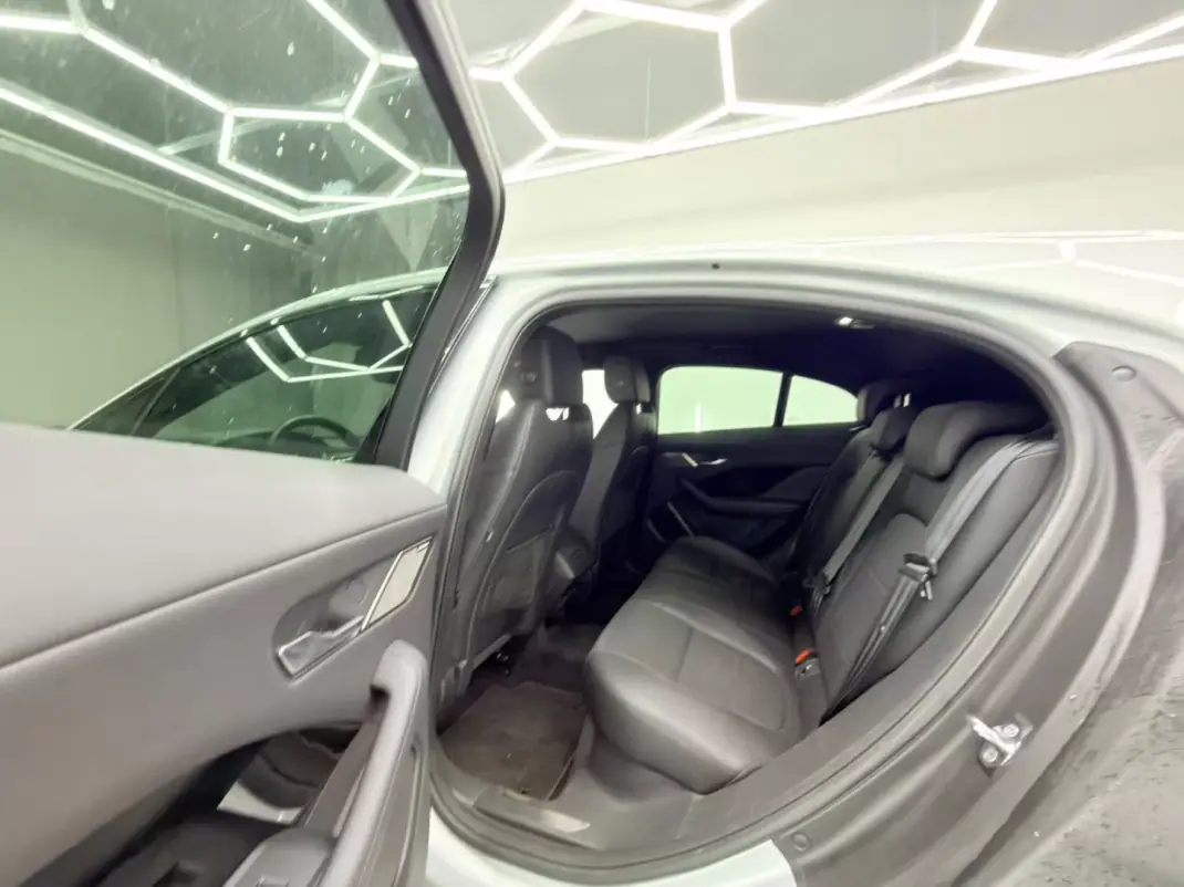 Jaguar I-Pace 2018 - 20000 EUR, 120000 km - 120000km - foto 9 de 20