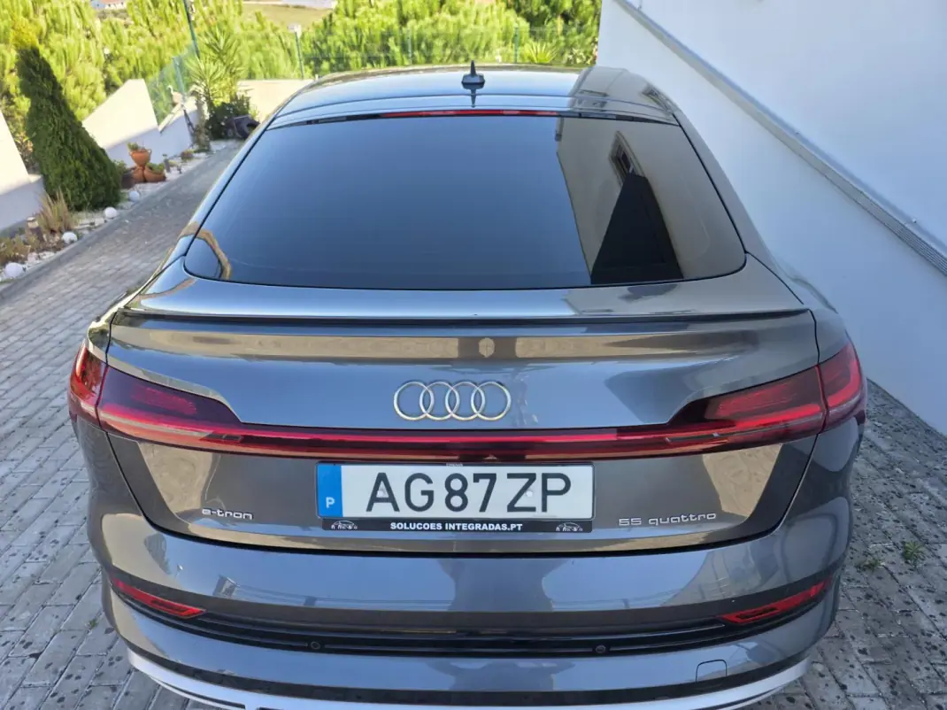 Audi e-tron 2021 - 32900 EUR, 120000 km - 120000km - foto 12 de 51