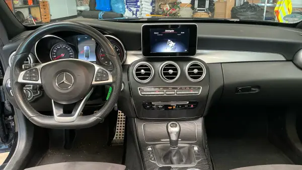 Mercedes-Benz C 180 2017 - 28999 EUR, 97121 km - AUTO.MOTO.pt - 97121km - foto 7 de 13
