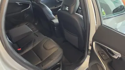 Volvo V40 Cross Country 2013 - 9900 EUR, 239930 km - AUTO.MOTO.pt - 239930km - foto 46 de 55
