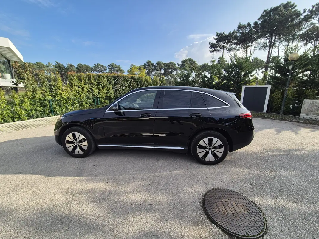 Mercedes-Benz EQC 2023 - 40000 EUR, 31000 km - AUTO.MOTO.pt - 31000km - foto 6 de 16