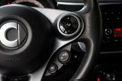 Smart ForTwo Coupé 2019 - 12900 EUR, 70638 km - AUTO.MOTO.pt - 70638km - foto 15 de 28