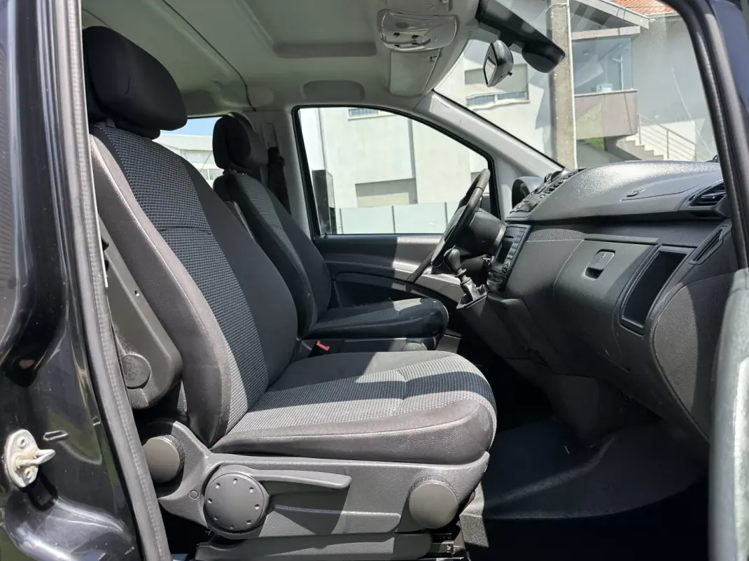 Mercedes-Benz Vito 2011 - 14900 EUR, 220000 km - 220000km - foto 11 de 20
