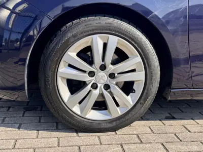 Peugeot 308 SW 2018 - 9990 EUR, 210000 km - AUTO.MOTO.pt - 210000km - foto 7 de 17