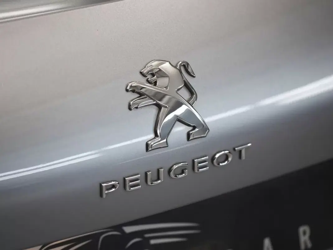 Peugeot 308 SW 2021 - 20990 EUR, 63870 km - AUTO.MOTO.pt - 63870km - foto 12 de 23