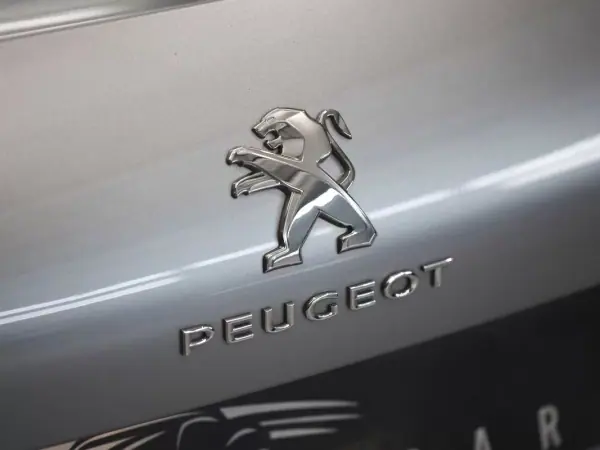 Peugeot 308 SW 2021 - 20990 EUR, 63870 km - AUTO.MOTO.pt - 63870km - foto 12 de 23