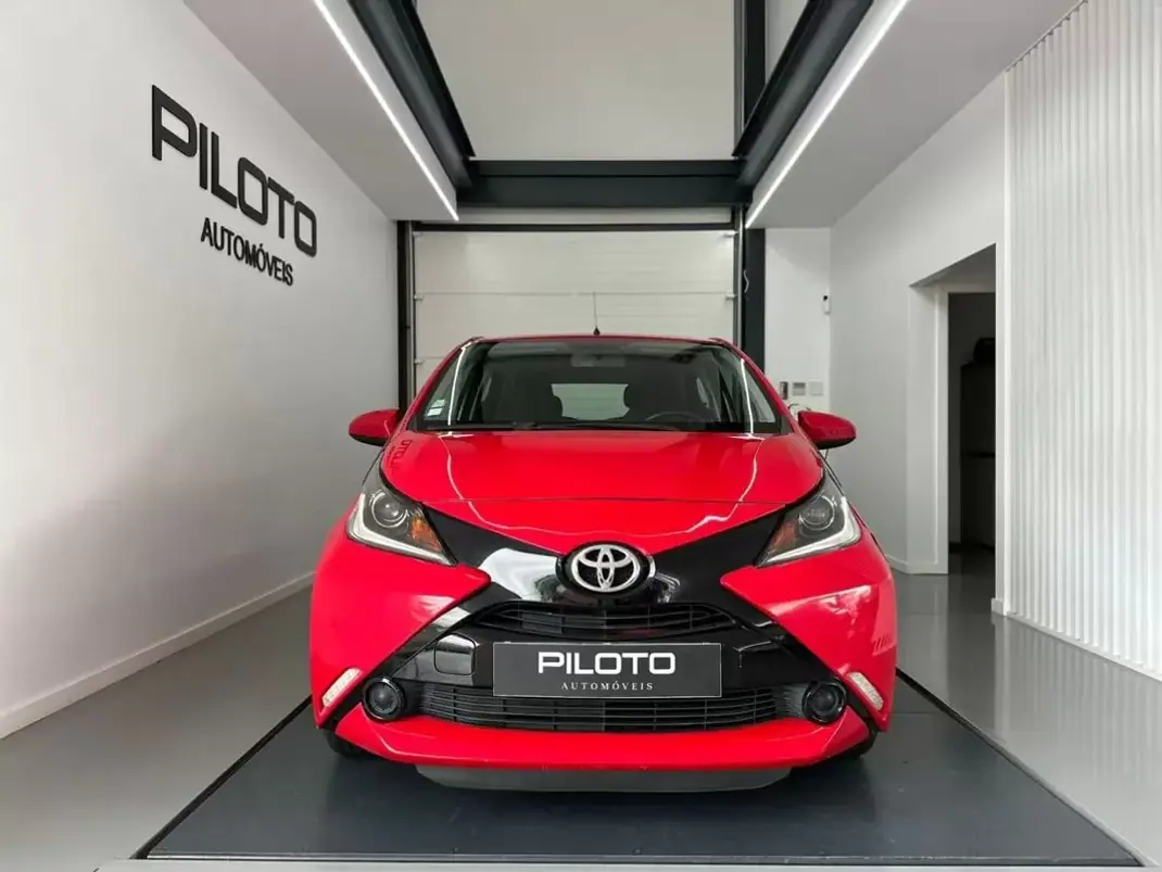 Toyota Aygo 2016 - 6990 EUR, 107121 km - AUTO.MOTO.pt - 107121km - foto 5 de 17