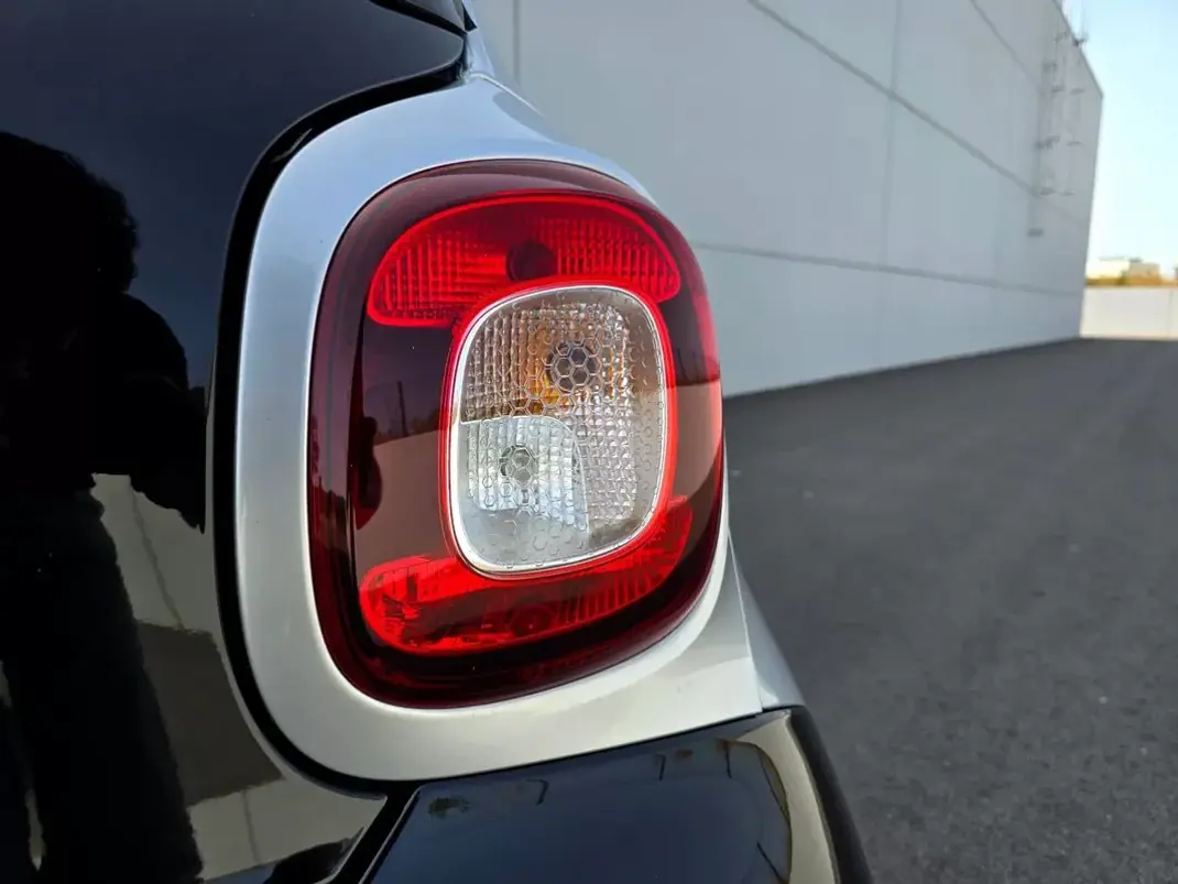 Smart ForFour 2015 - 7750 EUR, 124000 km - 124000km - foto 12 de 29