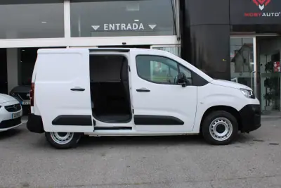 Opel 2022 - 12900 EUR, 154509 km - AUTO.MOTO.pt - 154509km - foto 5 de 24