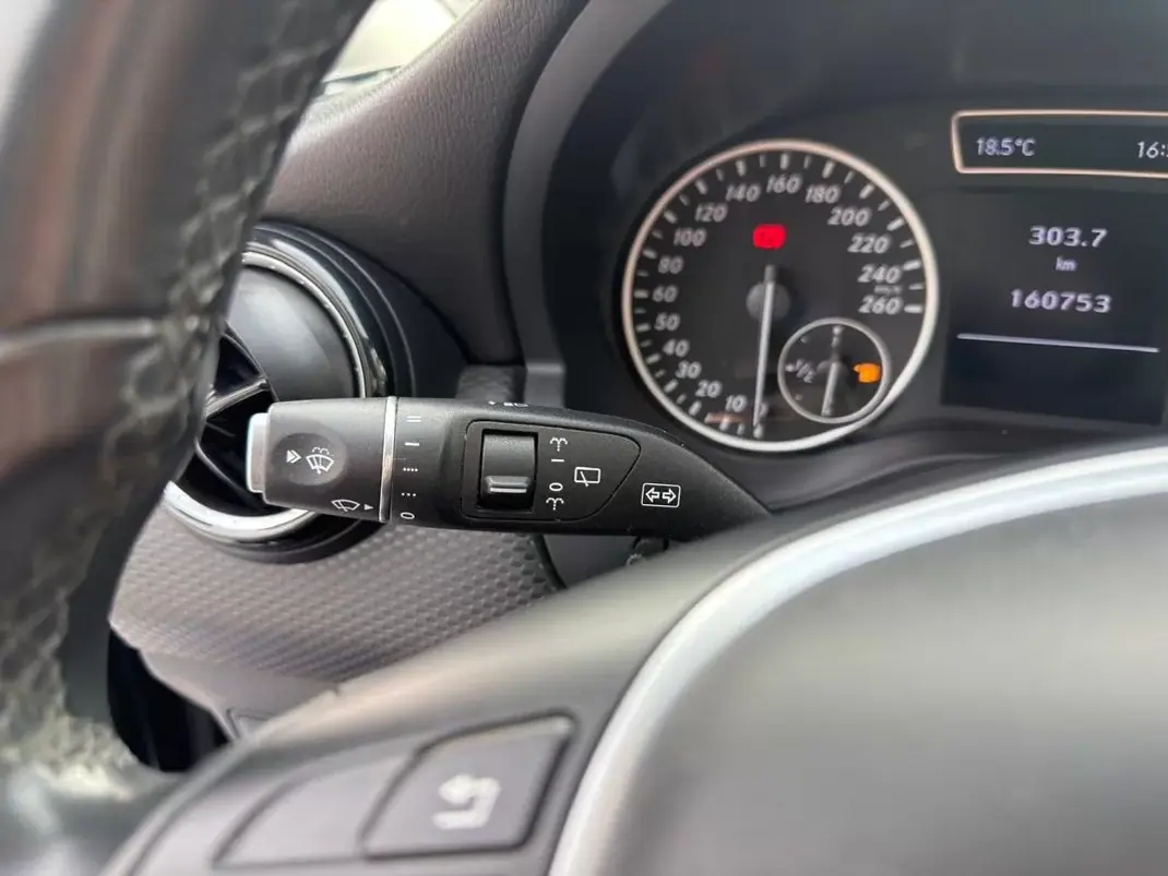 Mercedes-Benz A 160 2015 - 12900 EUR, 160650 km - AUTO.MOTO.pt - 160650km - foto 23 de 25
