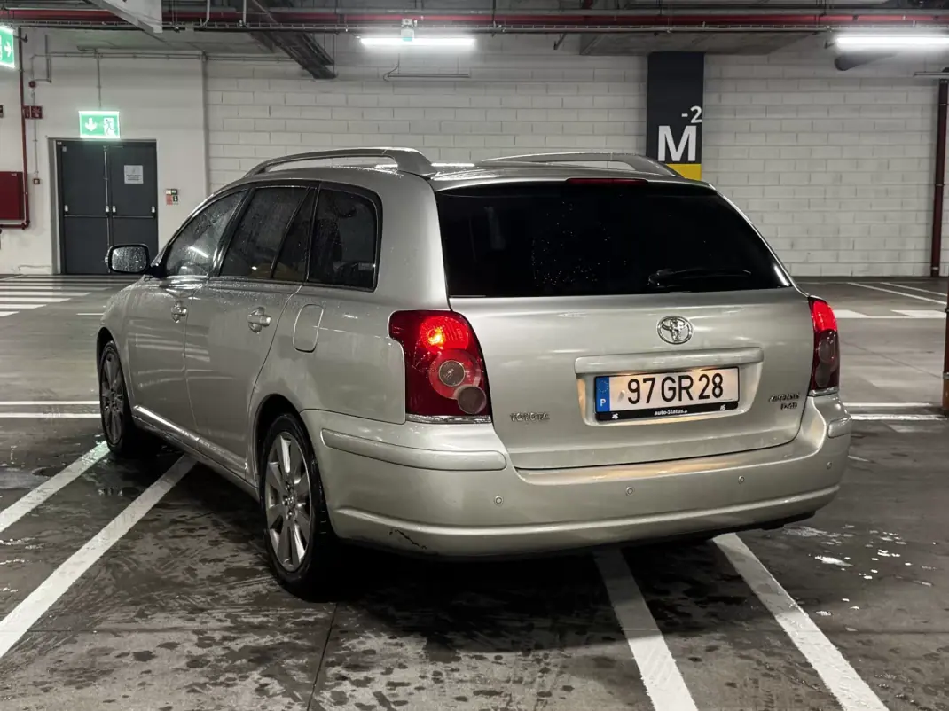 Toyota Avensis 2008 - 6000 EUR, 290100 km - AUTO.MOTO.pt - 290100km - foto 3 de 10