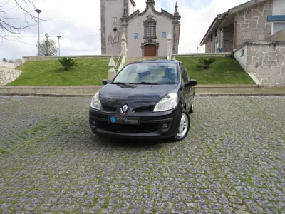 Renault Clio 2006 - 3990 EUR, 249000 km - AUTO.MOTO.pt - 249000km - foto 2 de 38
