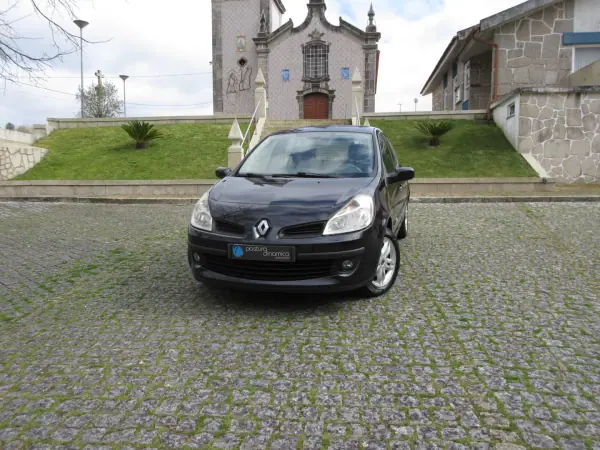 Renault Clio 2006 - 3990 EUR, 249000 km - AUTO.MOTO.pt - 249000km - foto 2 de 38